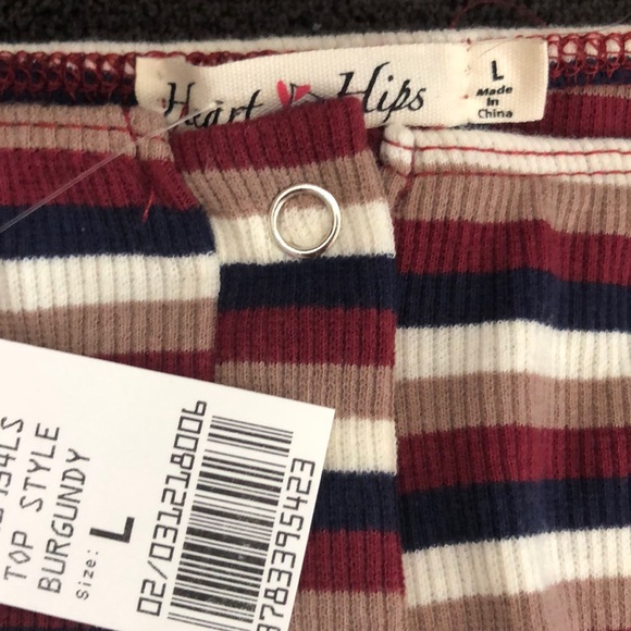 Off the shoulder long sleeve - Picture 2 of 3